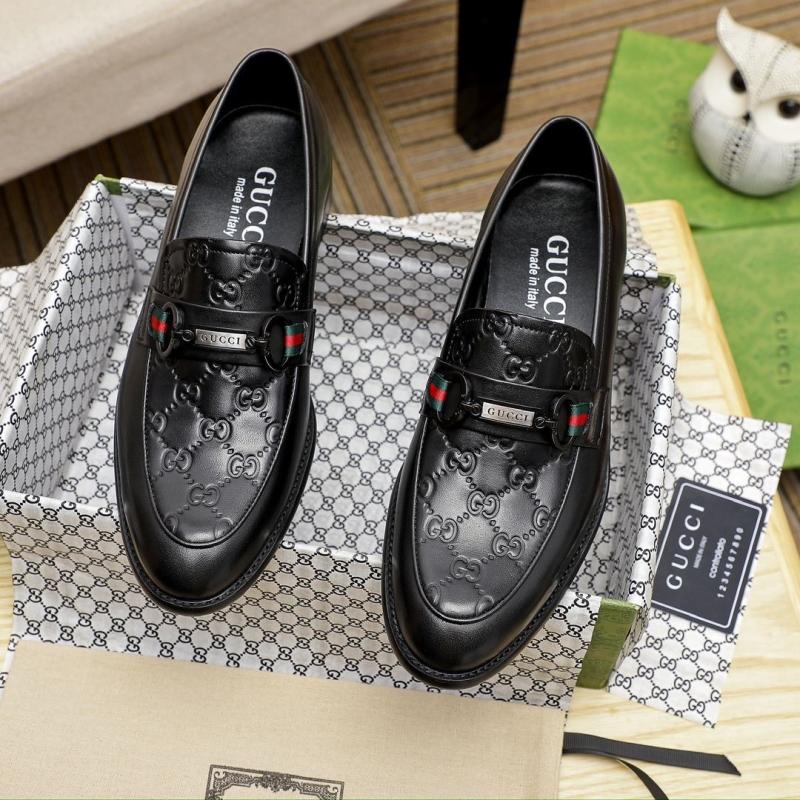 G*u*i leather shoes